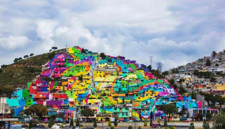 Las Palmitas renkli evler