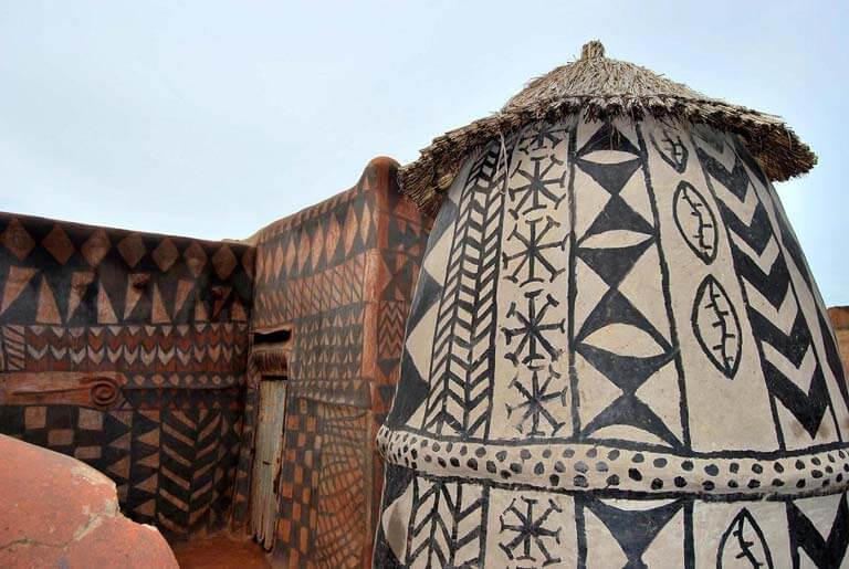 Bir Afrika Başyapıtı: Tiébélé Boyalı Evler