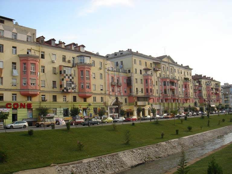 Balkanların Vizesiz Keşif Rotası: Arnavutluk'un Başkenti Tiran